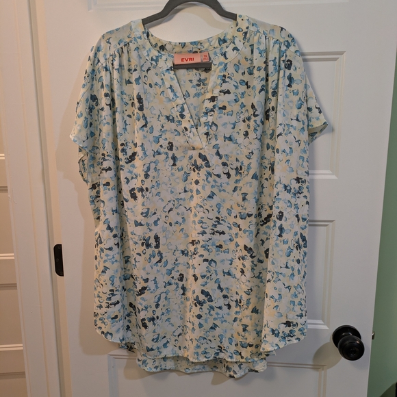 EVRI Tops - EVRI Women's Blue Patterned Top